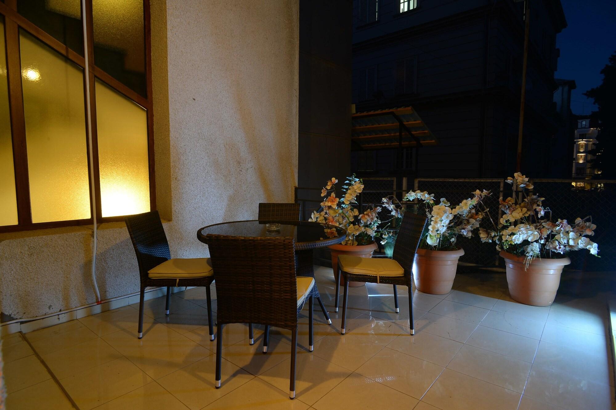 Coral Boutique Hotel Tbilisi Zewnętrze zdjęcie